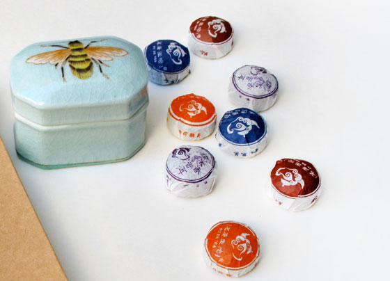 from_china_with_love_1 Florence Boudet - FLO-FLO - gift - chinese - china - tea balls - box - goodies - wasp - insect - china box - tiny
