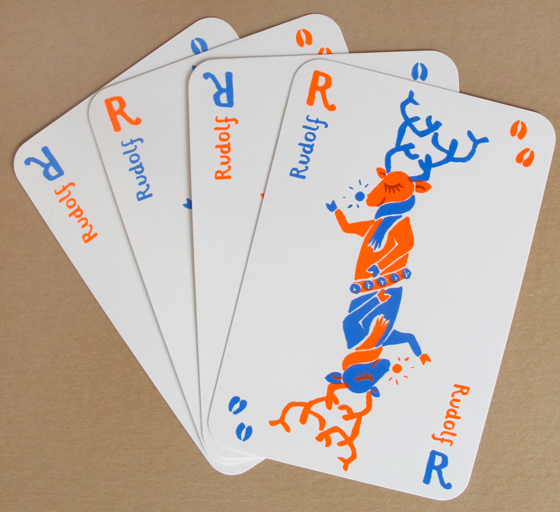 Cartes atouts de noël aux bords arrondis sérigraphiés en deux passages couleurs : renne Rudolf ©Florence Boudet